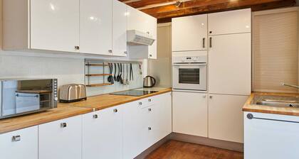 Host Stay Trefor Cottage