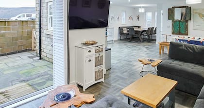 Host Stay Blayshaw House