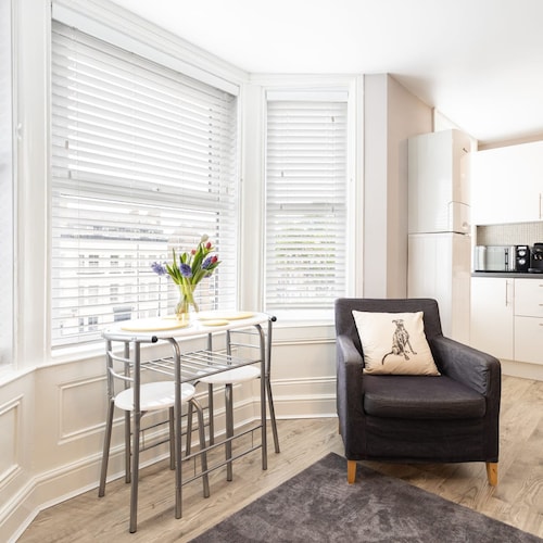 Host Stay Castle Reach