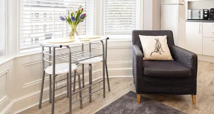 Host Stay Castle Reach