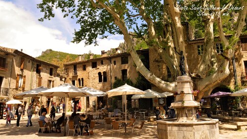 La Villa Pangea, havre de paix avec vue sur la rivière et la nature.