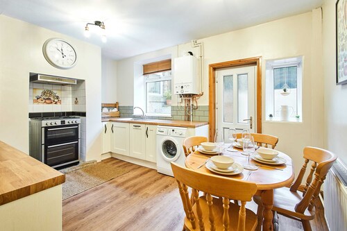 Host Stay Sage Cottage