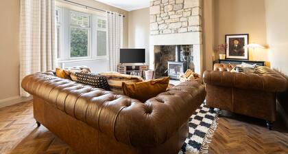 Host Stay Bankfoot Cottage