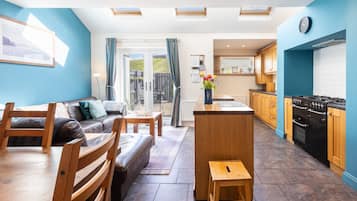 House | 3 bedrooms, iron/ironing board