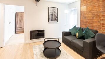 1 bedroom, desk, iron/ironing board, Internet