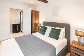 Apartment | Schreibtisch, Bügeleisen/Bügelbrett, Internetzugang