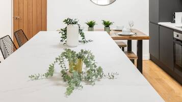 Apartment | 2 bedrooms, Internet