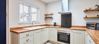 Host Stay Porter Cottage