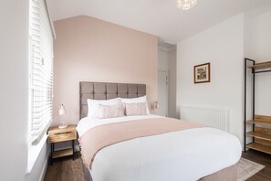 Ferienhaus | 2 Schlafzimmer, Schreibtisch, Bügeleisen/Bügelbrett
