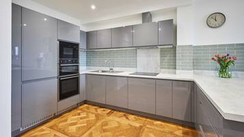 House | 4 bedrooms, Internet