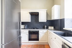 2 bedrooms, iron/ironing board - Host Stay St Margaret s Mews (Durham)