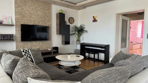 Unclassified image, 4 of 12, button - Spacious 2-bedroom apartment in fabulous Zadar with WiFi, AC, free parking (Zadar)