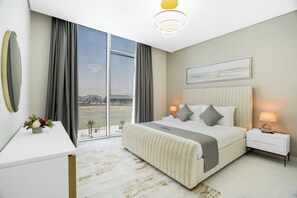 Tabla de planchar con plancha, wifi gratis y ropa de cama 