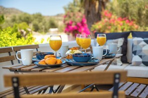 Outdoor dining - Colori Di Maria-Bianco (75WC+5XW Afantou)