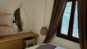 Iron/ironing board, WiFi (free) - ENE'S Mykonos (Mykonos)
