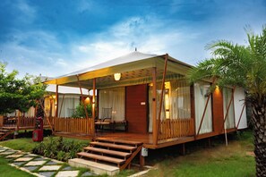 Maharaja Tent Suite | Premium bedding, down duvets, Select Comfort beds, free minibar items