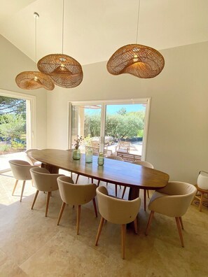 تناول الطعام