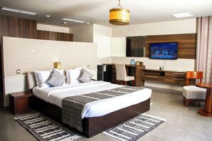 Luxury-Studiosuite, Meerblick | Hochwertige Bettwaren, Betten mit Memory-Foam-Matratzen, Zimmersafe