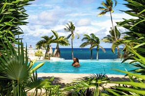 3 outdoor pools, open 7:00 AM to 6:00 PM, free cabanas, pool umbrellas - The Royal Shaza Suites (Mombasa)