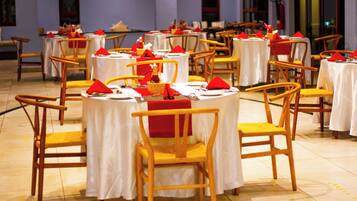 Free daily cooked-to-order breakfast