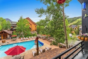 Outdoor pool, a heated pool
