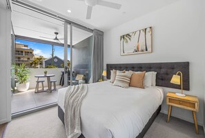1 slaapkamer, een strijkplank/strijkijzer, gratis wifi, beddengoed