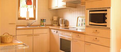 House, 2 Bedrooms, Terrace, Garden View | Interior