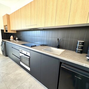 Fridge, microwave, oven, stovetop