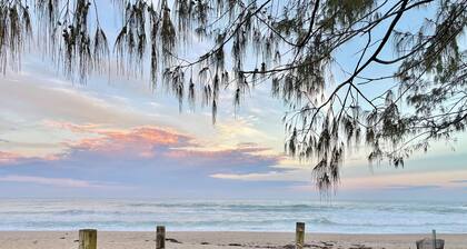 Peaceful retreat 6 km north of Coffs Harbour!