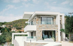 Villa, 4 Bedrooms, Private Grand Pool, Sea View | 埃及棉床單、高級寢具、記憶床墊、客房內保險箱