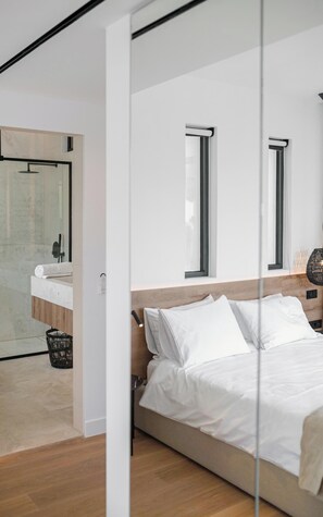Căn hộ Cao cấp, hồ bơi riêng, quang cảnh biển | Bộ trải giường bằng vải cotton Ai Cập, bộ đồ giường cao cấp 