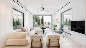 Elia Cove Luxury Villa I | Living room