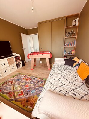 4 bedrooms, bed sheets - Contemporary villa in Drôme Provençale with swimming pool close to amenities (Montélimar)