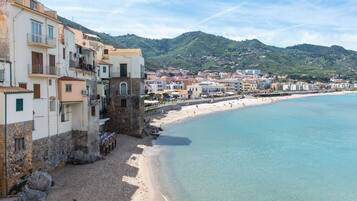 Leilighet, balkong, utsikt mot bukt | Utsikt fra rommet