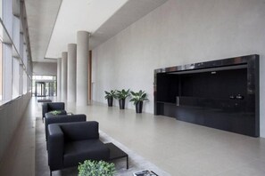 Lobby - Yalla Stay - Cool Studio Habitarte (Brooklin São Paulo)