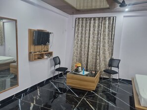 View from property - Shri Anand Hotel Berinag (Berinag)