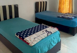 Standard Twin Room | Ruang kerja komputer riba, Wi-fi percuma, cadar katil