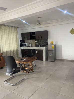 Superior Room | Living area - Peach City Apartments (Accra)