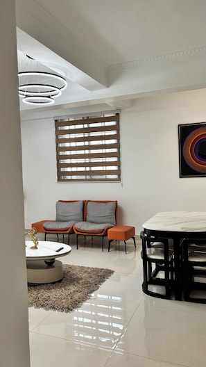Executive Suite | Living area - Peach City Apartments (Accra)