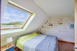 3 bedrooms - 1km from the beach, charming cottage for 6 (Plovan)