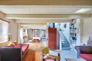 Interior - 1km from the beach, charming cottage for 6 (Plovan)