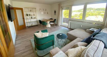 Neu Renoviertes, GroĂzĂŒgiges Ferienappartement auf dem SchloĂberg von Montabaur
