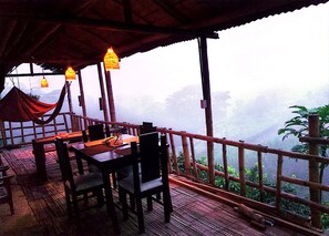 Cabin dành cho gia đình, quang cảnh thành phố | Khu phòng khách