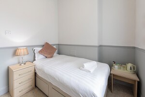 The Manor Hotel