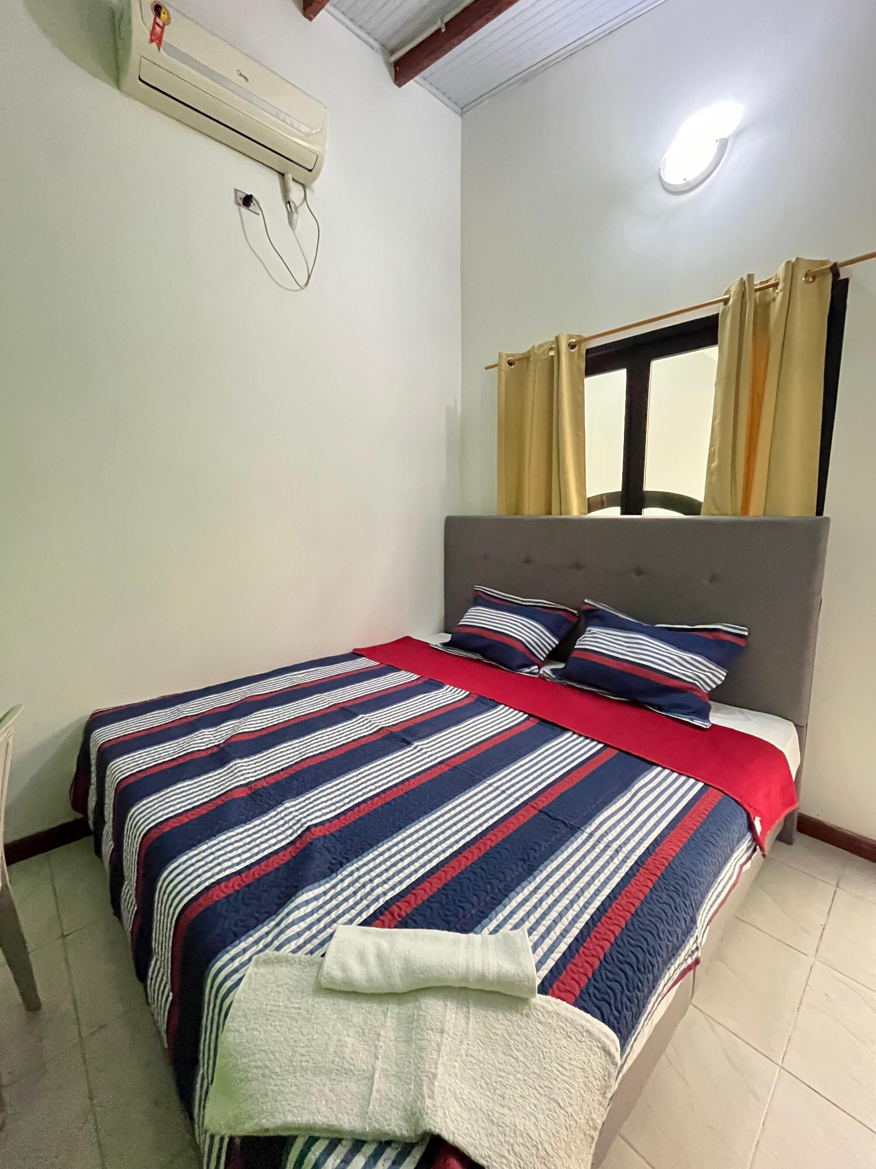 3 makuuhuonetta, silitysrauta/-lauta, Wi-Fi, vuodevaatteet