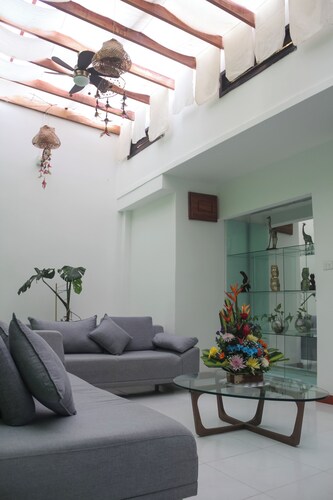 Cozy 3-bedroom house with WiFi, air conditioning, in the center of Leticia.