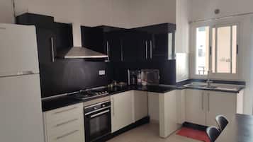 Frigorífic, microones, forn i placa de cuina