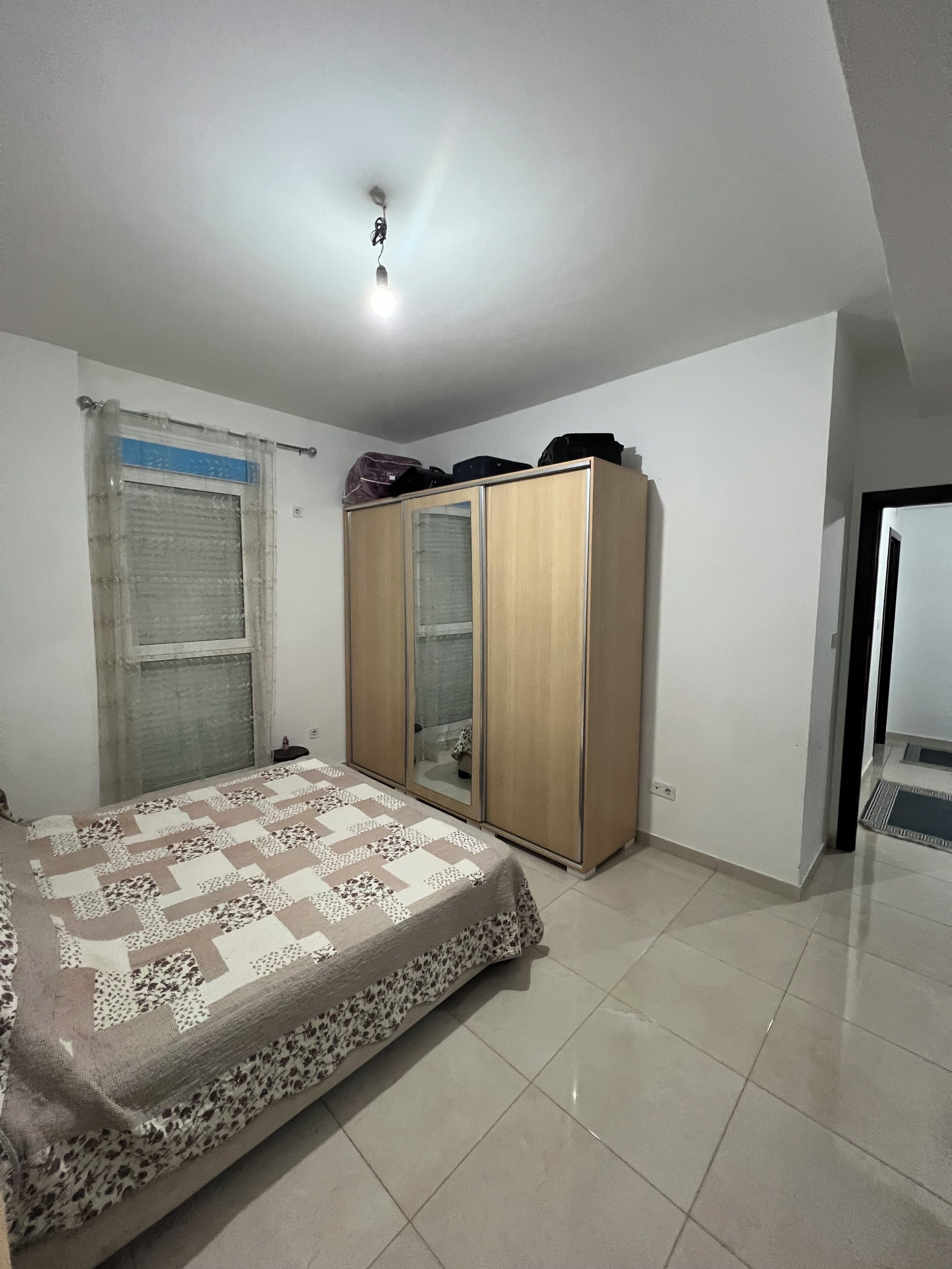 3 Schlafzimmer, Schreibtisch, Bügeleisen/Bügelbrett, Reisekinderbett