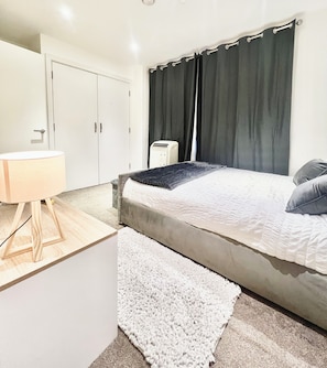 1 chambre, fer et planche à repasser, Wi-Fi, literie fournie
