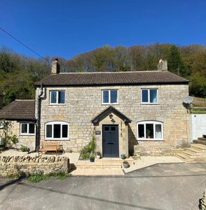 Exterior - Traditional Country Cottage  (Stroud)
